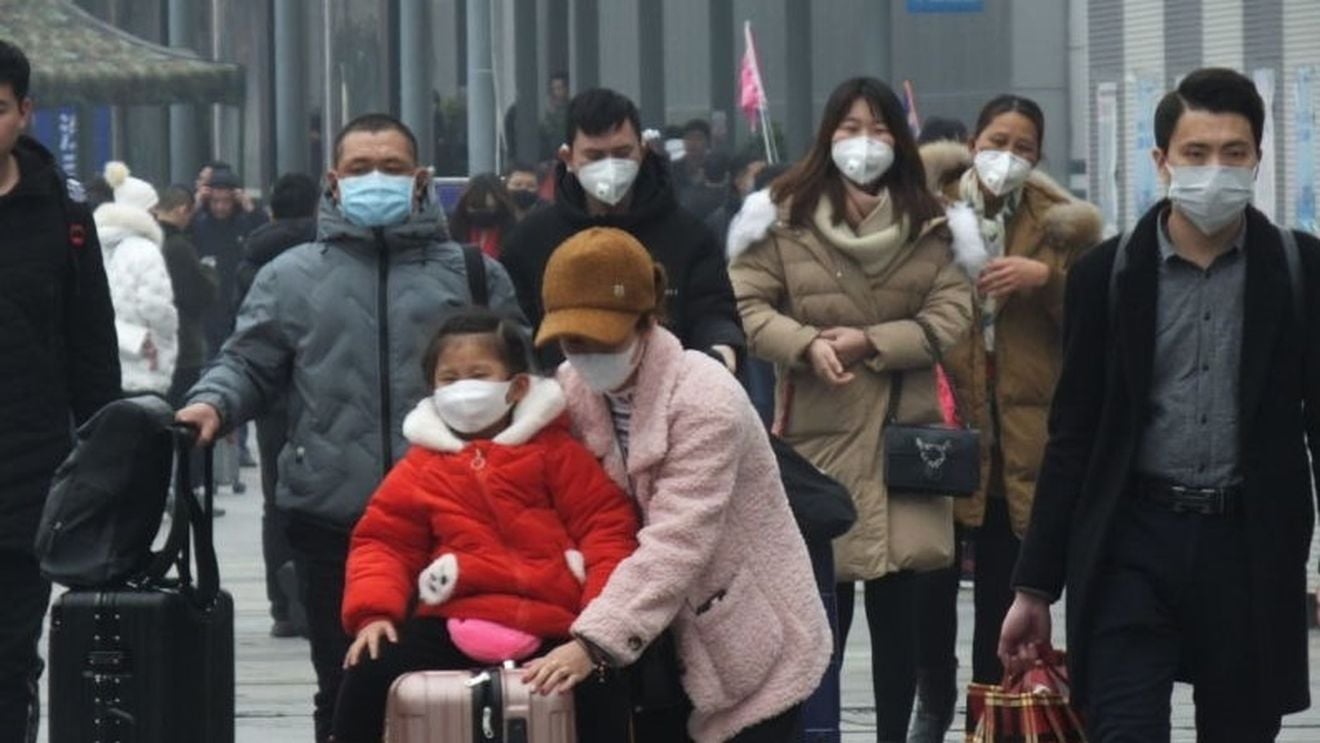 China critică atitudinea occidentalilor față de coronavirus și ia măsuri stricte față de toți străinii care intră pe teritoriul țării