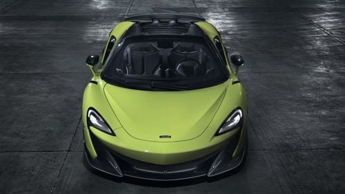 Un austriac a intrat în țară cu un McLaren de 260 de mii de dolari cu numere false / Polițiștii de frontieră nu au verificat actele mașinii / A fost prins mai târziu de polițiști drogat la volan