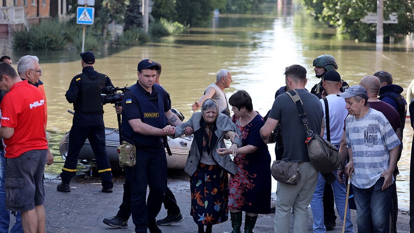 Rusia refuză ajutorul oferit de ONU oamenilor din zonele afectate de inundaţii, după distrugerea barajului Kahovka