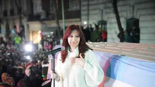 Vicepreședintele Argentinei, condamnată pentru corupție / Cristina Fernandez de Kirchner este acuzată că a atribuit contracte de lucrări publice unui prieten