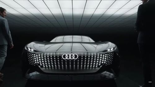VIDEO Skysphere, noul vehicul concept prezentat de Audi: Modelul electric decapotabil se poate conduce singur, își schimbă dimensiunile și are volan și pedale retractabile