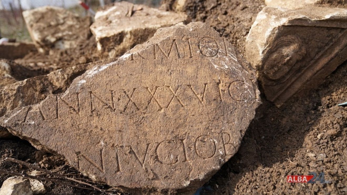 Sarcofag roman rar, vechi de 1.700 de ani, distrus cu excavatorul în cimitirul din Alba Iulia. Poliția a deschis dosar penal – Alba24.ro