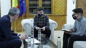 Dan Barna le-a spus elevilor care protestau în fața Guvernului că vor beneficia în continuare de gratuitate pentru navetă / Consiliul Național al Elevilor: Lupta nu se încheie aici