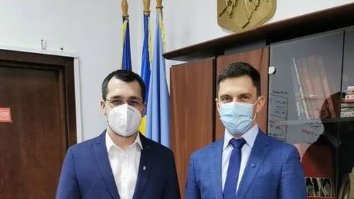 Miniștrii Eduard Novak și Vlad Voiculescu, întâlnire pentru elaborarea ordinului care va reglementa condiţiile revenirii spectatorilor la competiţiile sportive