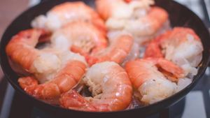 Ni se spune să consumăm mai mult pește și fructe de mare, dar un nou studiu atrage atenția că aceste alimente conțin „substanțe chimice veșnice”