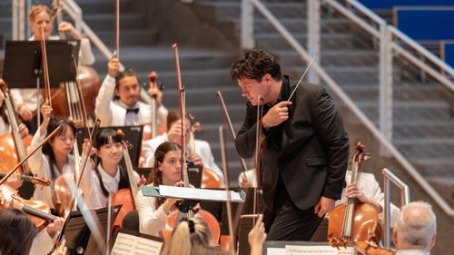 Album muzical George Enescu înregistrat de Orchestra Naţională a Franţei dirijată de Cristian Măcelaru, premiat la International Classical Music Awards