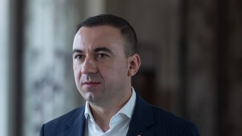 Ministrul Energiei: E total ilogic cum investiţii care sunt începute acum 30 de ani, acum 10 ani, care sunt făcute în proporţie de peste 80%, care deja au avut impact asupra mediului, să fie blocate din cauza existenţei unor moluşte, peşti sau greieri