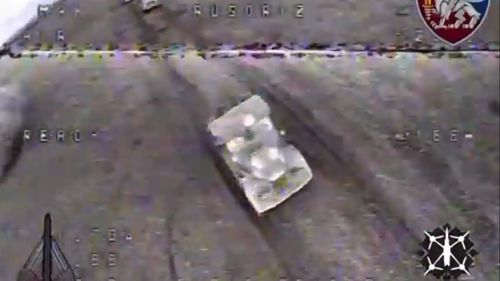 VIDEO Rusia continuă să trimită piese de muzeu pe frontul din Ucraina / Mai multe vehicule de teren rusești GAZ-69, vechi de 70 de ani, au fost distruse de drone ucrainene