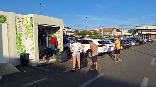 Numărul românilor care reciclează în sistemul ReturRO crește exponențial, spune managerul comercial al programului. Dar care sunt provocările când ajungi la pubelă?