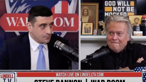 VIDEO Simion, declarații halucinante într-un interviu cu Steve Bannon: „Se vrea eliminarea mea chiar prin asasinare”, „îl reinstaurez pe Georgescu când ajung președinte”, „dacă administrația Trump nu se implică și lasă ambasadorul să facă ce vrea alegerile vor fi fraudate în România”