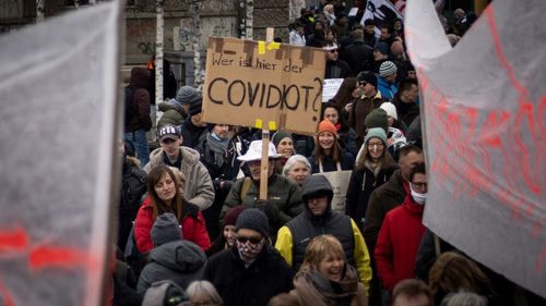 Numeroase proteste anti-restricții COVID-19 au avut loc în Germania sâmbătă, pentru a doua zi consecutiv