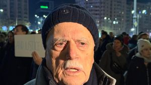 VIDEO Regizorul Stere Gulea, la protestul din Piața Victoriei: Faptul că justiția arată cum arată în ultima perioadă este foarte grav pentru societatea românească / Practic există o înțelegere subterană între factorul politic și cei care conduc organismele din justiție
