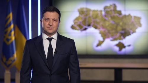 VIDEO Primul mesaj al lui Zelenski pentru ucraineni, după intrarea Rusiei în Donbas: ”Nu vom da nimic, nimănui. Suntem pe pământul nostru! Glorie Ucrainei!”