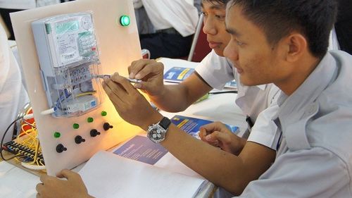 Chinezii de la Hexing ocupă locul lăsat liber de AEM Timișoara, fostul cel mai mare producător de contoare pentru energie și gaze din România