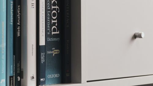 „Vax”, termenul informal pentru „vaccin” sau „vaccinare”, a fost desemnat cuvântul anului 2021 de către Oxford English Dictionary