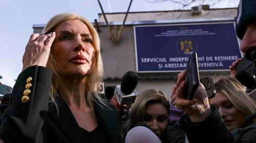 BREAKING Laura Vicol, pusă în libertate de Instanța Supremă, fără nicio măsură de control / Vladimir Ciorbă și frații Poștoacă, plasați sub control judiciar pentru 60 de zile / Decizia este definitivă