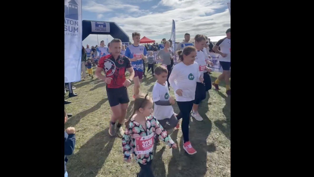 În jur de 500 de participanţi din ţară şi străinătate, la alergarea montană „Semimaraton Porolissum” din Sălaj