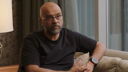 VIDEO Mo Gawdat, fostul director de afaceri al Google X: AI știe ce este în neregulă cu omenirea. Abia aștept ca o ființă mai inteligentă să fie responsabilă de decizii, pentru că problemele umanității nu sunt un rezultat al inteligenței, ci al prostiei