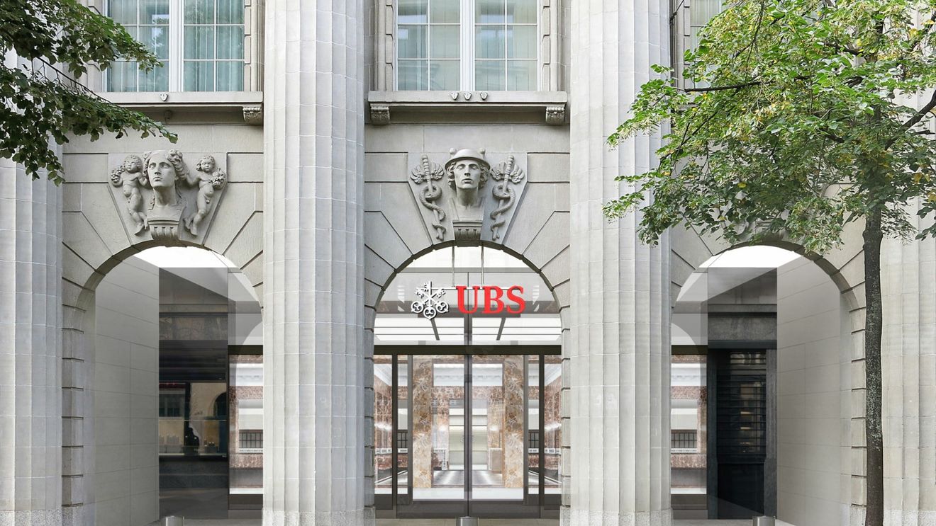 Discuţiile privind salvarea Credit Suisse continuă duminică / UBS cere guvernului elveţian garanţii de 6 miliarde de dolari în cazul preluării băncii
