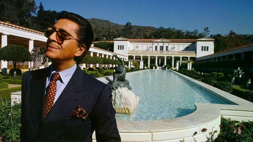 Averea fabuloasă a lui Valentino: Vila la Roma, castel lângă Paris, apartament de lux în New York, palat în Londra și yacht de 45 de metri / Cum arată proprietățile marelui designer 
