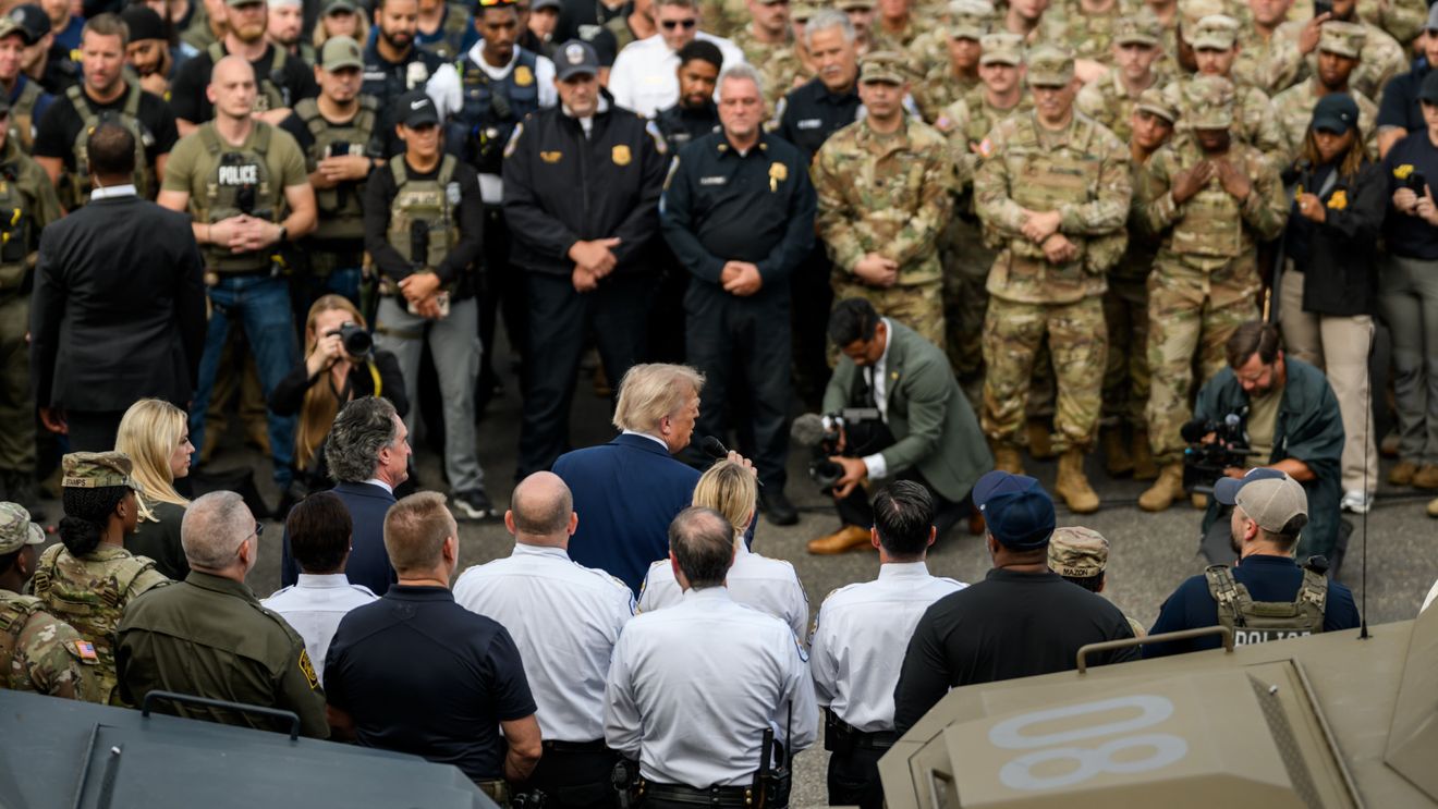 Trump s-a întâlnit cu poliţiştii şi militarii desfăşuraţi la Washington: Vom face orașul sigur apoi ne vom îndrepta spre alte locuri