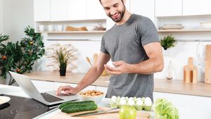 Nutriția și stilul de viață pentru fertilitatea masculină: ce influențează cu adevărat calitatea spermatozoizilor / Explicațiile nutriționistului Tania Fântână