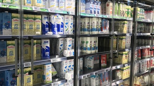 Consiliul Concurenței: 18 din cei 23 de procesatori din România au agreat voluntar reducerea prețului laptelui