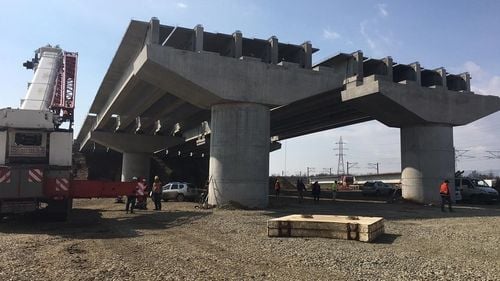 Ministrul Transporturilor, pe șantierele neterminate ale Autostrăzii Sebeș-Turda: ”Stăm și constatăm că nu există progres fizic”. Adunare generală cu toți antreprenorii și cu subcontractorii lor