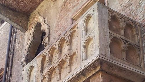 De sâmbătă, costă 12 euro să vezi balconul fals al Julietei din Verona / Decizia e luată pentru a opri o parte din milioanele de turiști / O altă soluție: străzi cu sens unic pentru pietoni