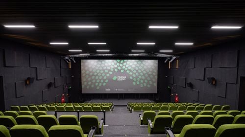 VIDEO&FOTO Noul Cinema Studio din Timișoara, gata de redeschidere. A fost construit în 1938, închis în 2011 și refăcut cu 5 milioane de euro