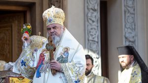 Biserica Ortodoxă Română, reacție virulentă la legile Deca: Ideologia de gen a fost propusă „fără discernământ” / Obligația de a promova „diversitatea sexuală” în școală este total abuzivă și nocivă