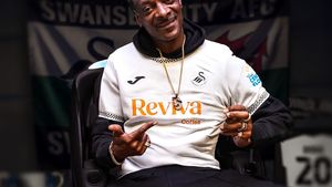 Rapperul Snoop Dogg a devenit coproprietar și investitor al clubului britanic de fotbal Swansea, unde are acțiuni și Luka Modric