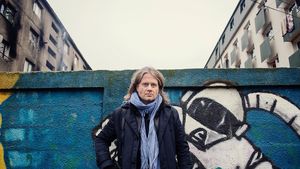 Primăria Baia Mare trebuie să demoleze zidul de segregare a populației rome din municipiu, după o decizie definitivă a instanței/ Acțiunea, deschisă de activistul Mugur Vărzariu