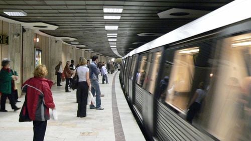 Sorin Grindeanu, despre situația Metrorex: Periodic se vine cu „vrem bani”. De fiecare dată, soluţia pe care o are Metrorex e să ia bani de la bugetul statului să-și acopere pierderile. Cât mai trebuie un timişorean sau un craiovean sau un clujean să accepte ca din banii tuturor să subvenţioneze transportul Bucureştiului?