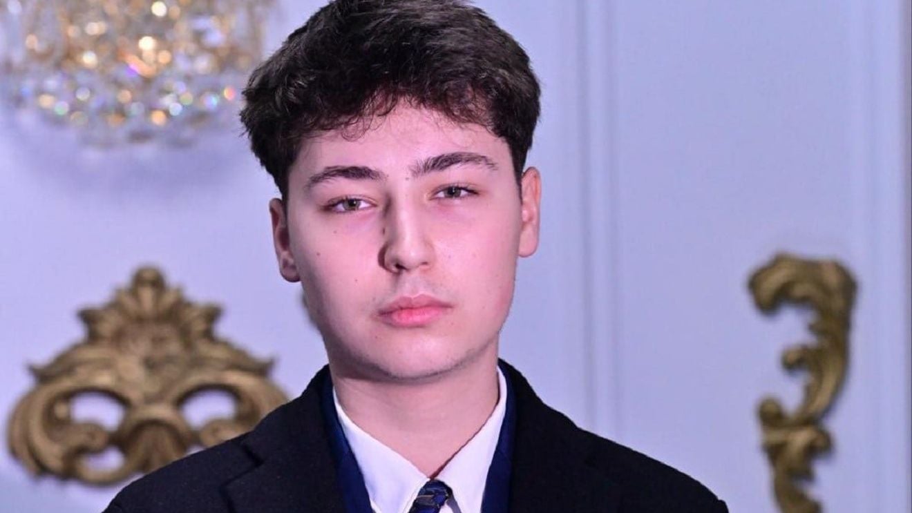 La 17 ani, un elev din Ploiești militează pentru stoparea consumului de droguri: „Am avut prieteni care au murit” / „Nu există drog puternic sau slab. Toate te fac dependent și, într-un final, te distrug”