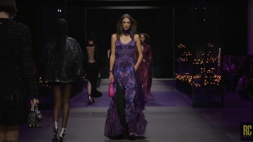 Participanții la Săptămâna Modei de la Milano se mobilizează împotriva extremei drepte, înaintea alegerilor parlamentare care se desfășoară duminică în Italia