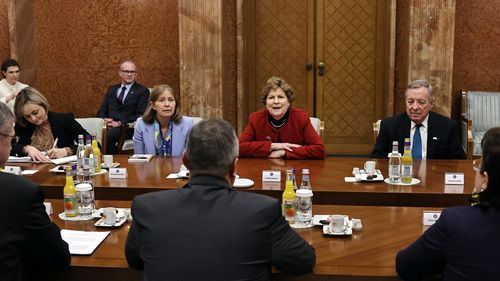 Senatorul american Dick Durbin: Cererea României de a fi inclusă în programul Visa Waiver este legitimă, însă nu există garanţii că acest pas se poate face mâine