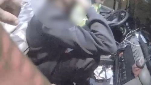 O cisternă cu aproape 20 de tone de GPL circula haotic pe Autostrada Soarelui / Şoferul, cetăţean ucrainean, avea o alcoolemie de 1,16 mg/l alcool pur în aerul expirat