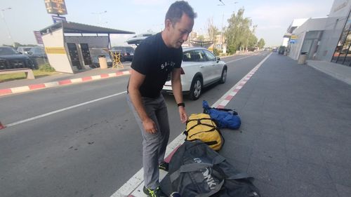 UPDATE Alpinistul Horia Colibăşanu a ratat plecarea în expediţia Nanga Parbat, după ce a pierdut avionul / Tarom a schimbat ora plecării avionului de la Timişoara, fără să anunţe o parte dintre pasageri/ Ce răspunde Tarom