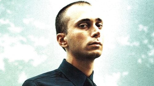 Hedi Slimane, designerul care a schimbat brandul Celine părăsește casa de modă / Creatorul care l-a determinat pe Karl Lagerfeld să urmeze o dietă pentru slăbit