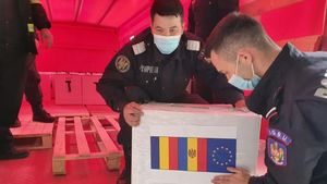 O tranşă de 132.000 de doze de vaccin AstraZeneca, transportată în Republica Moldova, ca ajutor umanitar
