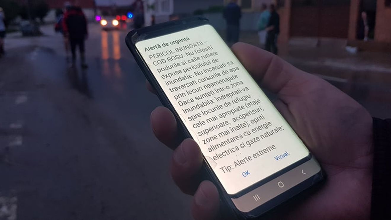 Vom primi mai multe mesaje Ro-Alert / În situații de urgență extremă, alertele vor întrerupe emisiunile tv