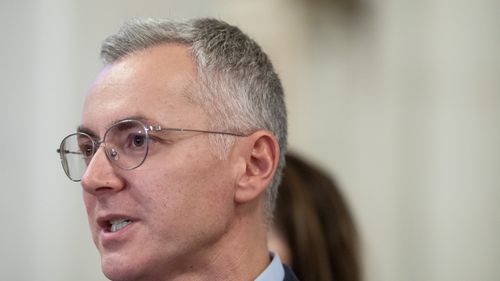 Fostul ministru al Justiției, Stelian Ion, face apel la procurori să se înscrie în procedura de selecţie pentru conducerea parchetelor / „Putem spera, totuşi, la un echilibru”