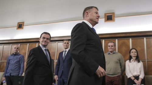 Iohannis, la ședința Biroului Politic Național al PNL: Avem foarte multe solicitări de la români, se discută în spațiul public despre legile justiției, alegerea primarilor în două tururi, recursul compensatoriu, bugetul și toate aceste lucruri trebuie rezolvate de dumneavoastră