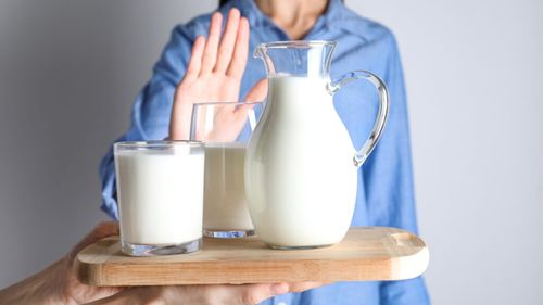 Care e diferența dintre alergia la lapte și intoleranța la lactoză? Cum se produc lactatele fără lactoză