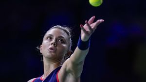 Roland Garros: Jaqueline Cristian s-a calificat în turul trei şi o va înfrunta pe Iga Swiatek / Poloneza a trecut în turul doi de Emma Răducanu
