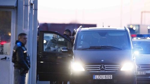 Olanda începe de luni controale la frontierele cu Germania și Belgia