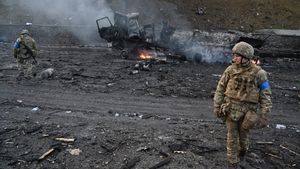 Ziua 4 de război. Un convoi de tancuri rusești se îndreaptă spre Kiev / UE trimite Ucrainei arme letale de 450 de milioane de euro și avioane de vânătoare / Putin amenință cu arsenalul nuclear / Armata rusă admite în premieră pierderi umane
