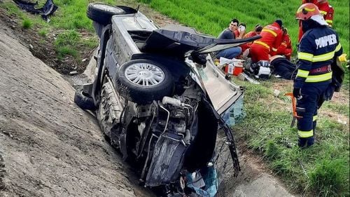 Accident rutier pe DN 1B, în Prahova, un tânăr fiind rănit/ Şoferul care a provocat accidentul avea o concentraţie alcoolică de 1,11 miligrame pe litru