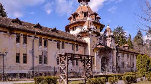 Apel pentru salvarea patrimoniului din Băile Govora / Primarul orașului, tatăl judecătorului Bogdan Mateescu, a făcut poliție politică în perioada comunistă, potrivit CNSAS